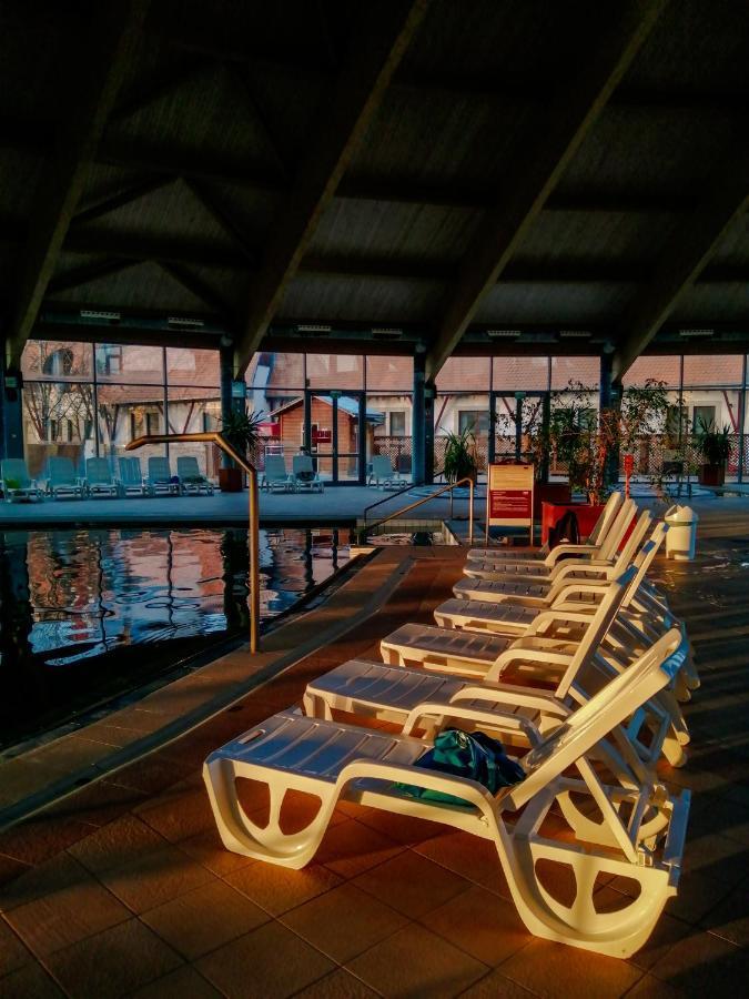 Hotel Kumania Kisujszallas Eksteriør bilde